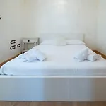 Sherezade Y La Ciudad De *