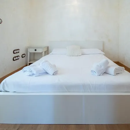 Sherezade Y La Ciudad De *