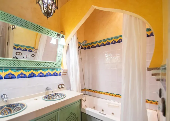 Sherezade Y La Ciudad De Cádiz