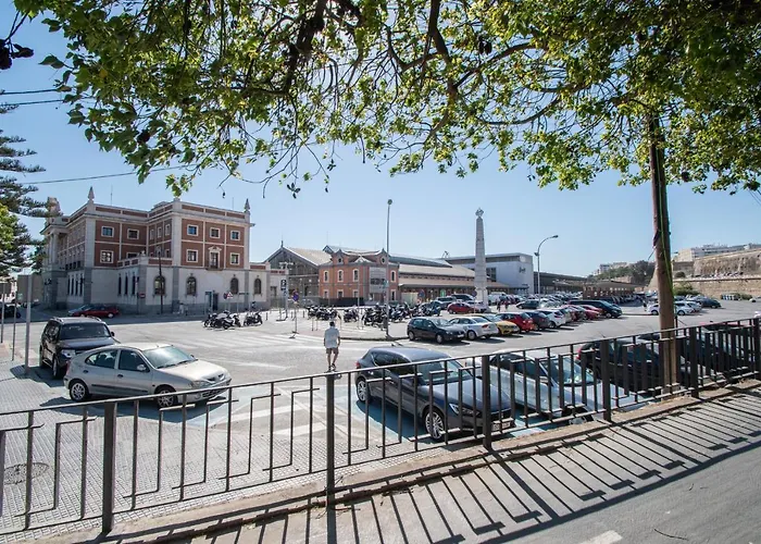 Sherezade Y La Ciudad De Apartman